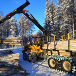 forvarder FR68 laadib puukoormat